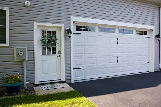 24/7 Emergency Garage Door Panel Replacement experts in Woodsfield, OH